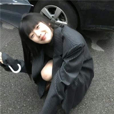 追梦的黎族女娃娃